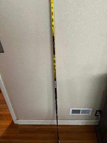 Senior Right Handed P92  Supreme UltraSonic Hockey Stick
