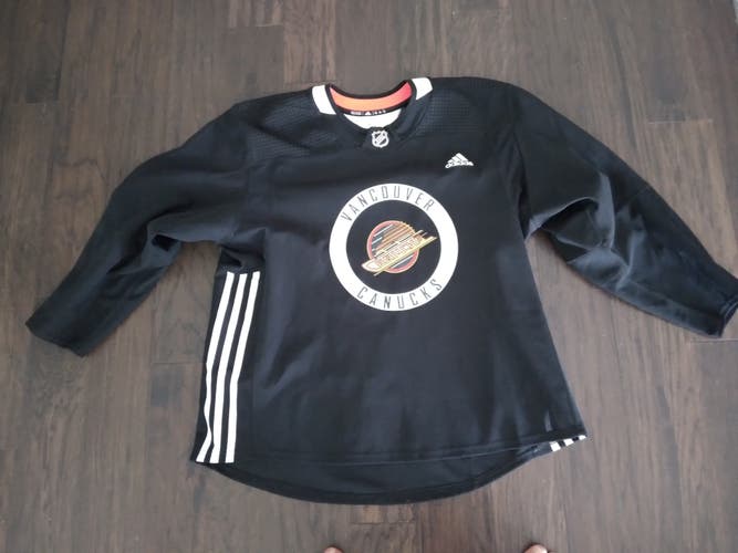 Vancouver Canucks Size 58 Adidas Practice Jersey