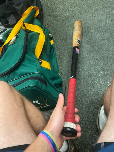 Used Wood (-3) 30 oz 33" Bat
