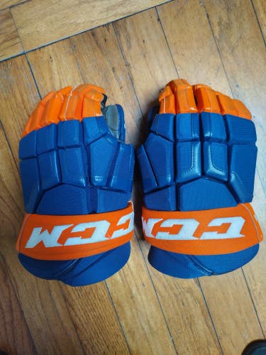 Used CCM HG50XP New York Islanders Gloves 15" Pro Stock