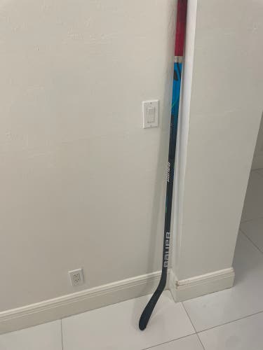 Intermediate Right Handed P28 Nexus Geo Hockey Stick