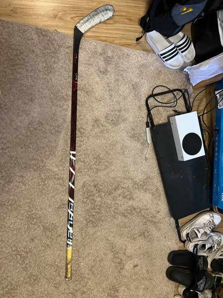 Senior Right Handed P28 Pro Stock Vapor ADV Hockey Stick