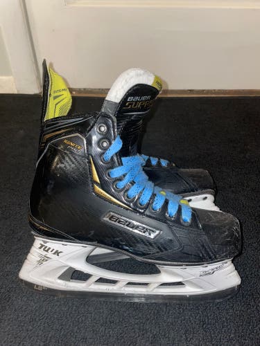 Used Bauer Size 7 Supreme Ignite Pro+ Hockey Skates