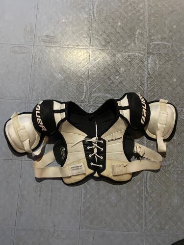 Senior Large Bauer Supreme Classic Shoulder Pads