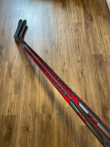 2 Pack - CCM FT4 Pro RH 85 Flex P28 custom Malkin