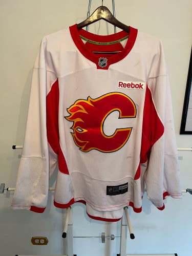Calgary Flames Reebok practice jersey Team Issued