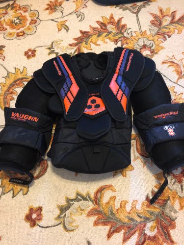 Used Large Vaughn Velocity VE8 Pro Carbon Goalie Chest Protector