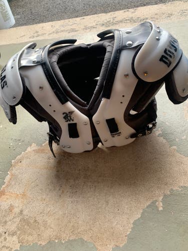 Adult Medium Douglas Shoulder Pads