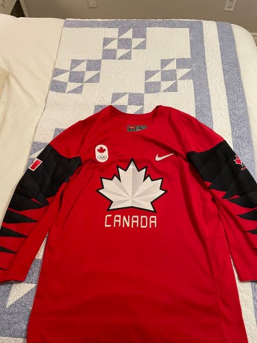 Team Canada 2018 Olympic jersey