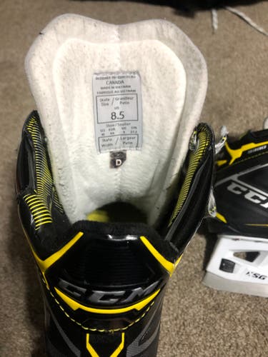 Senior Used CCM Super Tacks 9380 Hockey Goalie Skates Regular Width Size 8.5