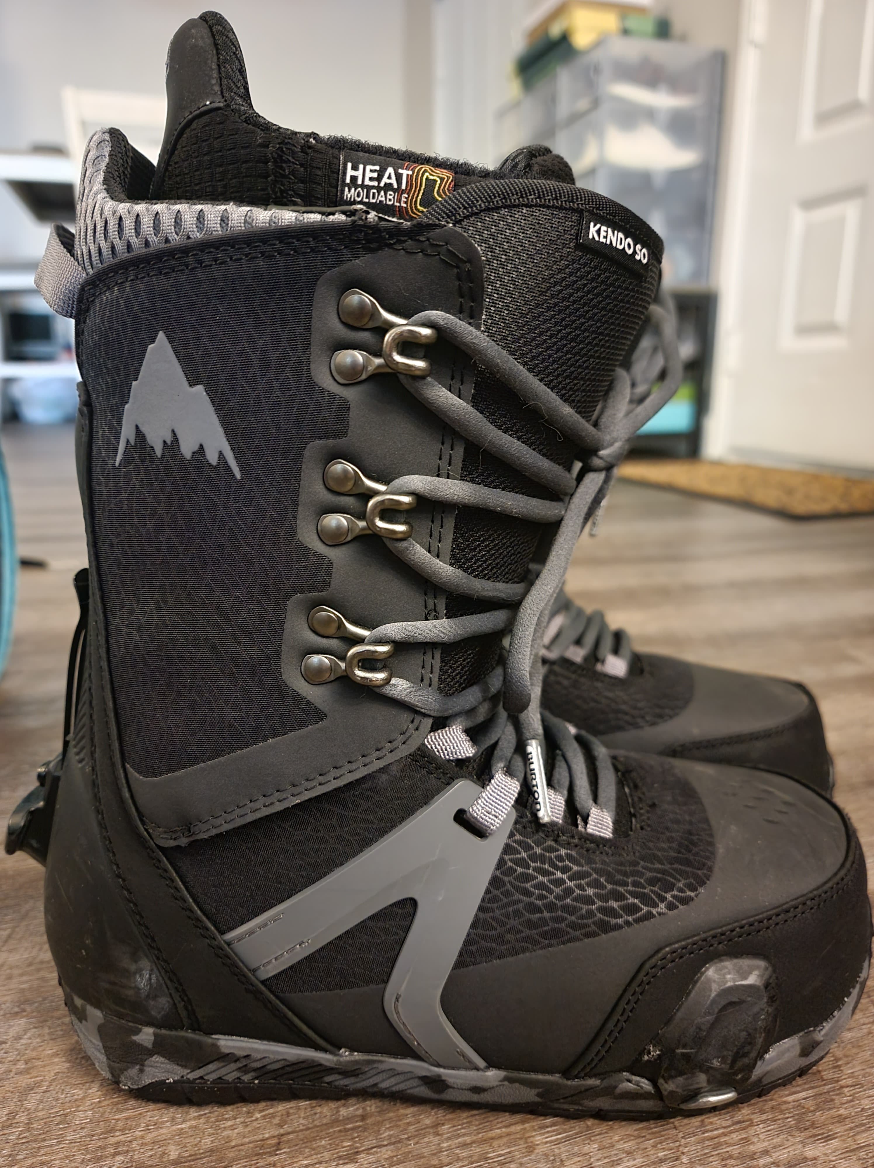 Used Men's Size 8.5 Burton Kendo Step On Snowboard Boots