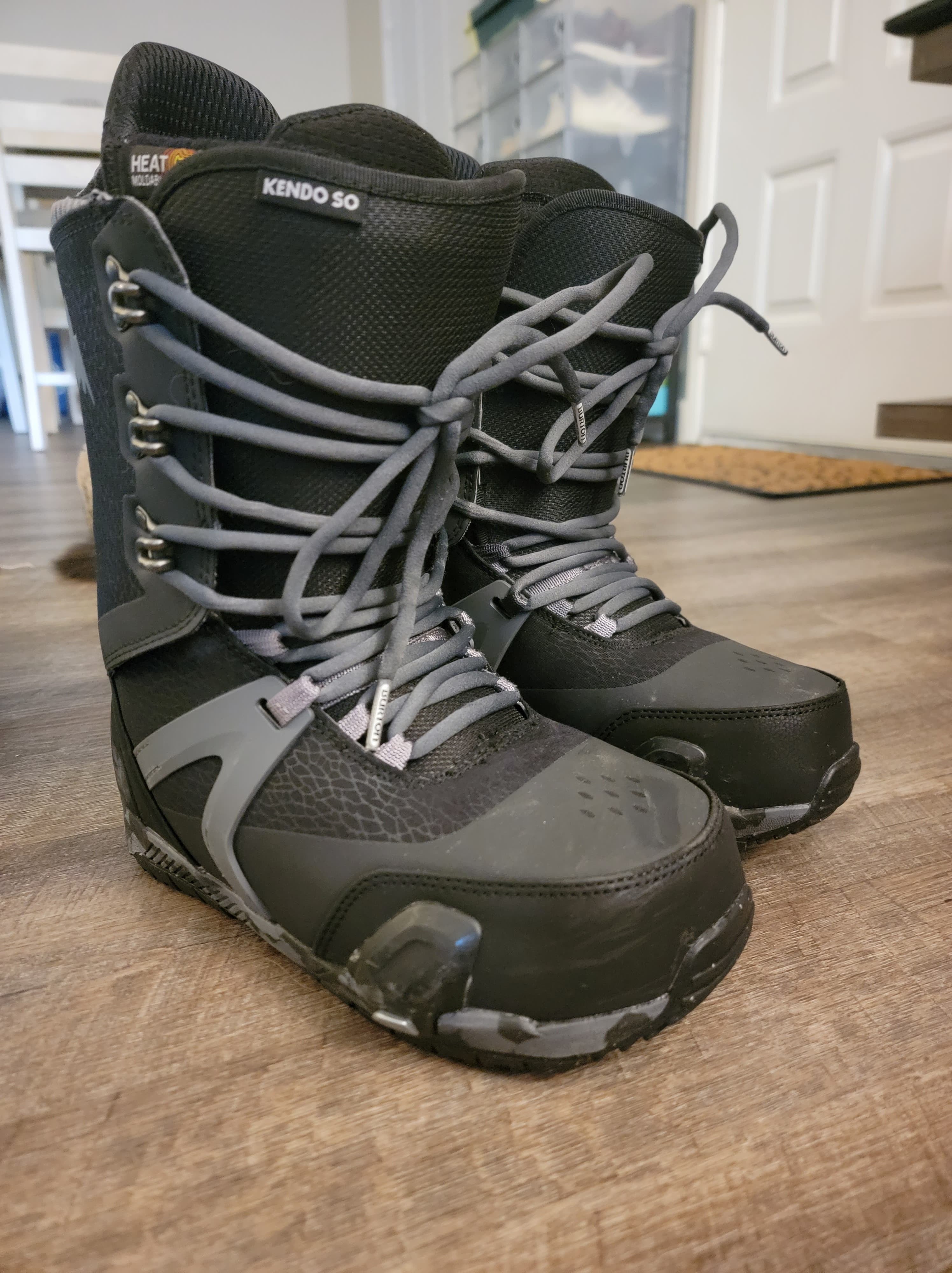 Used Men's Size 8.5 Burton Kendo Step On Snowboard Boots