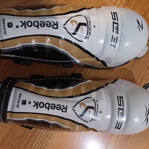 Used Reebok SC3 Shin Pads
