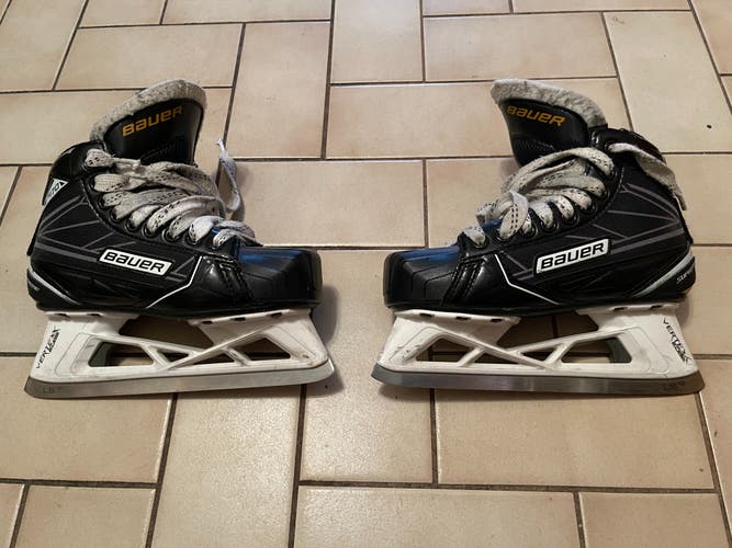 Junior Used Bauer Supreme S170 Hockey Goalie Skates Regular Width Size 2.0D (US 3)