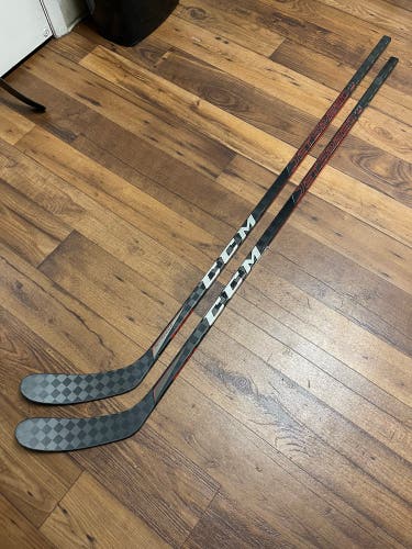 2x Senior Right Handed P28 JetSpeed FT3 Pro Hockey Stick