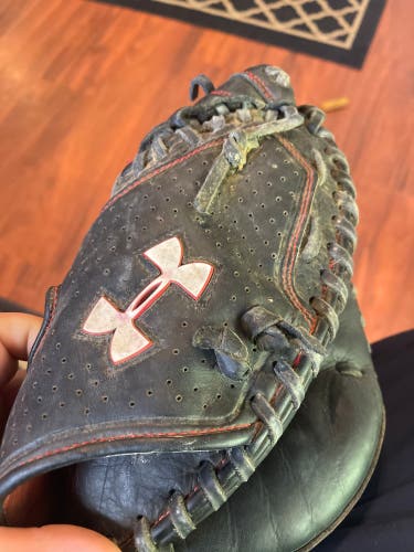 Under Armour catcher mitt