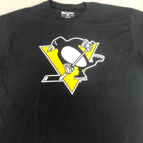 Pittsburgh Penguins mens large tshirt