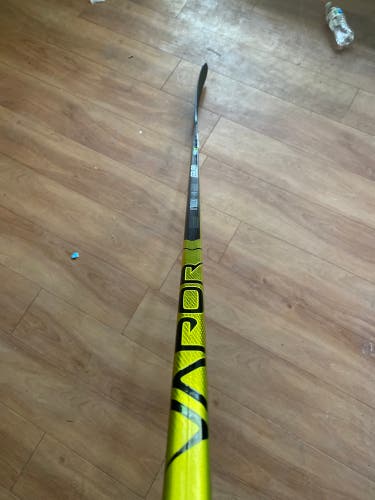 Senior Left Hand Pro Stock Vapor HyperLite Hockey Stick