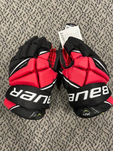 Bauer Vapor X2.9 11” black/red gloves