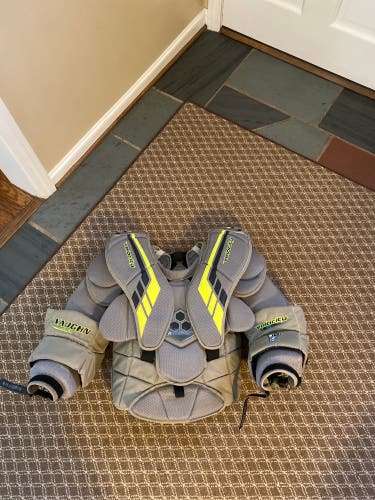 Used Medium Vaughn Ve8 Pro carbon Goalie Chest Protector