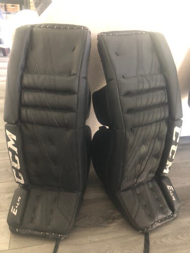 33" CCM  Extreme flex 4.9 Goalie Leg Pads