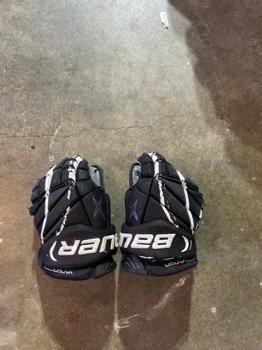 Used Bauer 13" Vapor X900 Lite Gloves
