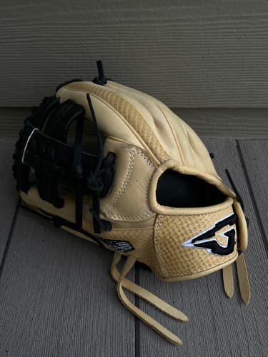 Goin Yard  Left Hand Throw 12" Pro series Baseball Glove