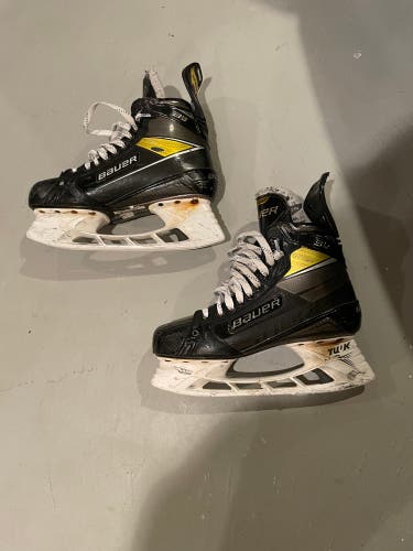 Used Bauer Size 9 Supreme 3S Pro Hockey Skates