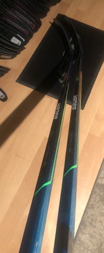2 PACK Right Handed P28 Nexus Geo Hockey Sticks 77 Flex