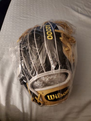 New Wilson Right Hand Throw Infield A2000 Baseball Glove 11.5"