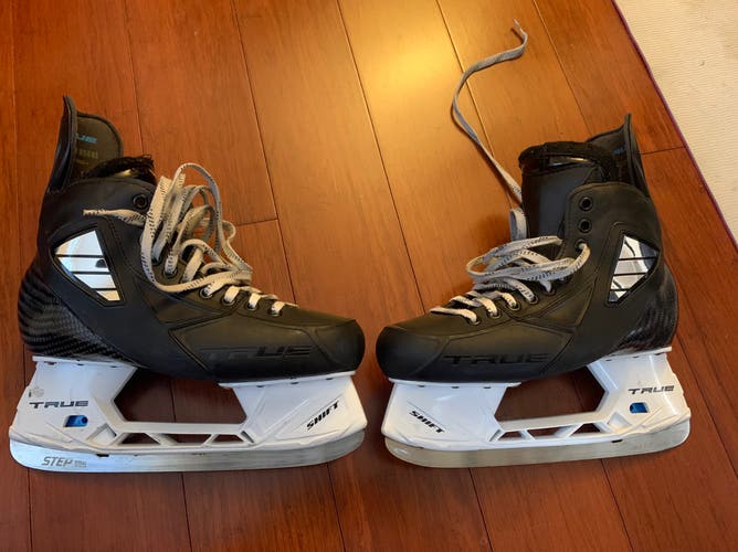 Used True  Size 9 Pro Custom Hockey Skates
