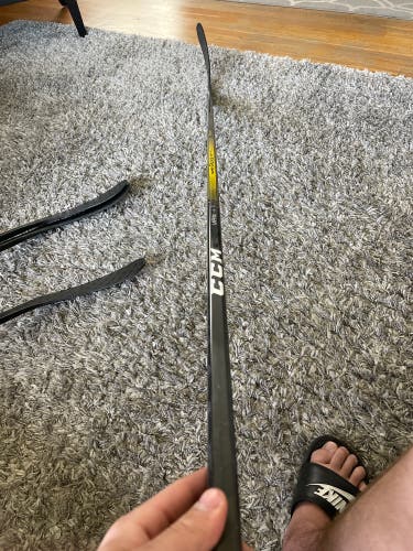 Senior Right Handed P29 Pro Stock Super Tacks AS2 Pro Hockey Stick
