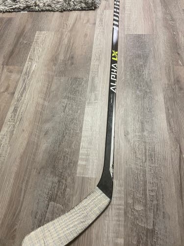 Senior Right Handed W28 Alpha LXT Hockey Stick