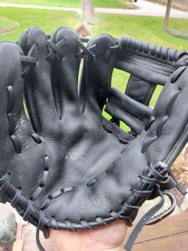 Used Wilson Left Hand Throw Infield Pro Staff Baseball Glove 11.5"