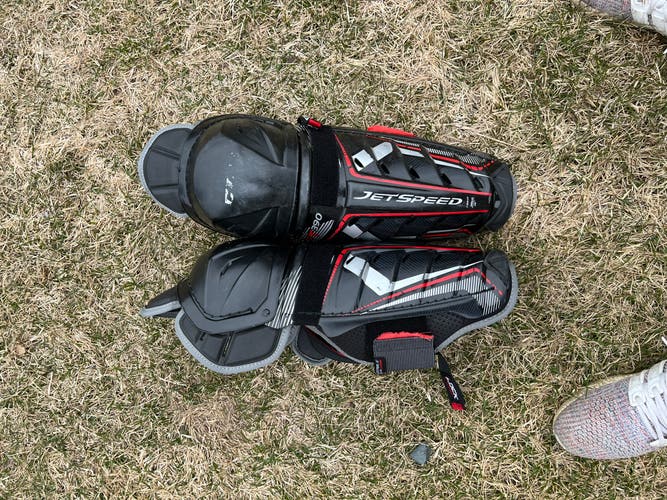 CCM JetSpeed FT390 Shin Pads