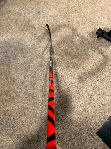 Senior Right Handed P28M Pro Stock Vapor ADV Hockey Stick