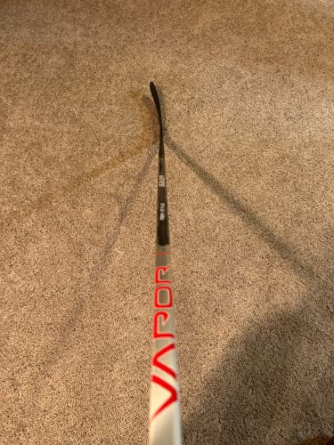 Senior Right Handed P92M  Vapor Hyperlite Hockey Stick