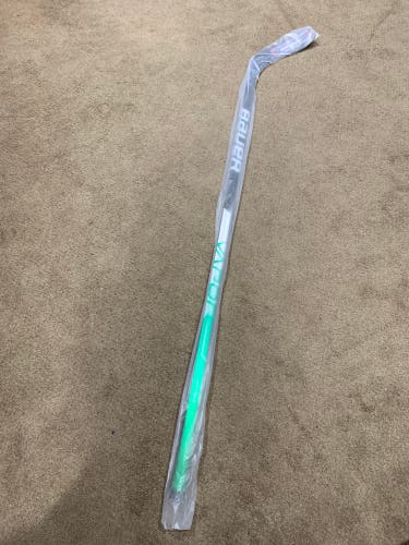 P28 87 Flex Custom Green Senior Right Handed Vapor Hyperlite Hockey Stick