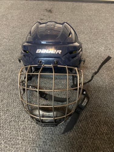 Used Medium Bauer Re-Akt 95 Helmet
