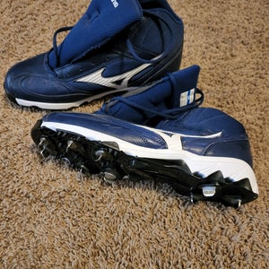 NEW MIZUNO 9 spike mid G5. Mens Size 12