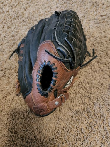 Adidas Right Hand Throw Infield Easy Close Baseball Glove 11.5"