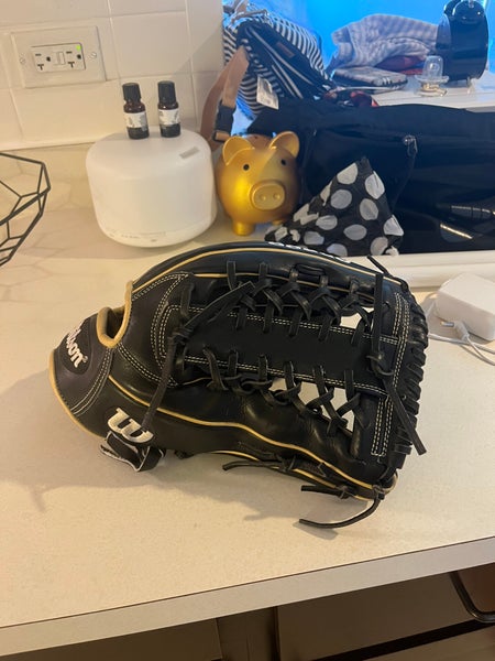 Outfield 12.5" A2000 Baseball Glove