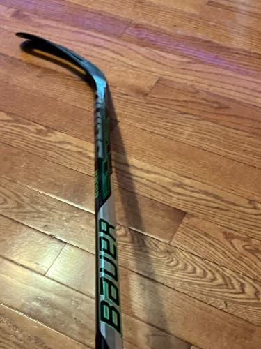 Junior Right Handed P28 Sling Hockey Stick