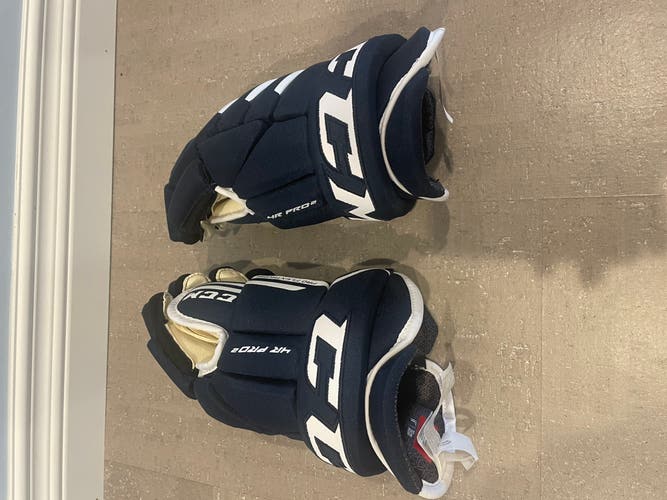 New CCM 14" Tacks 4 Roll Pro Gloves