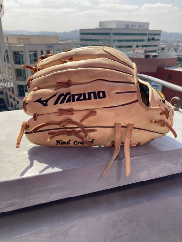 Used Right Hand Throw Mizuno Outfield Pro Baseball Glove 12.75"
