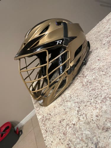 GOLD ! Mens lacrosse cascade R helmet