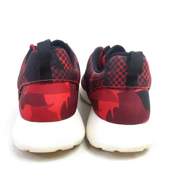 Nike Mens Size 11 Running Shoes Roshe One Print Daring Red  display picture 1