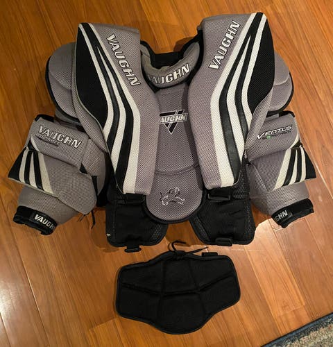 Small Vaughn SLR Pro Carbon Chest Protector