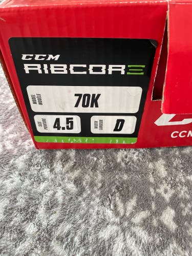 New Junior CCM RibCor 70K Hockey Skates Regular Width Size 4.5