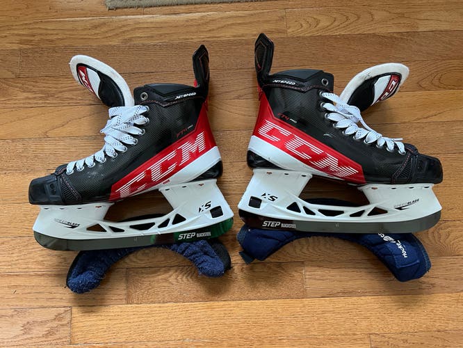 New CCM JetSpeed FT4 Pro Hockey Skates Regular Width Size 9 Tapered WOW